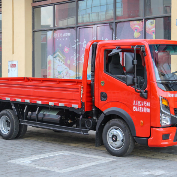 东风4米2轻型车拉多少吨货物好用 